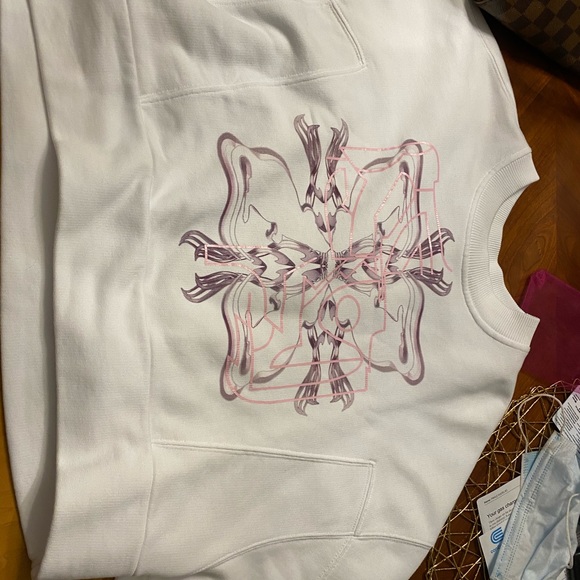 Givenchy pull over - Picture 3 of 7